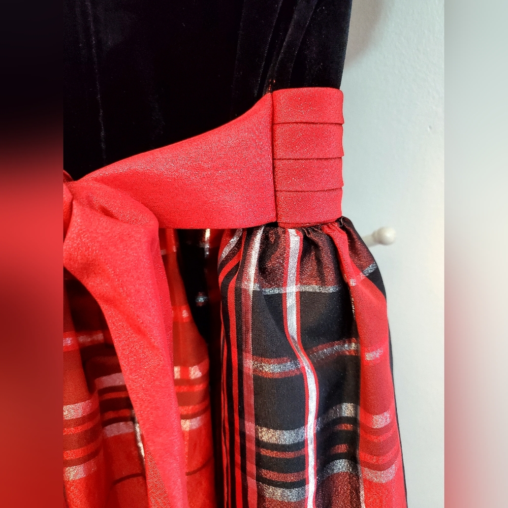 Girl's Bonnie Jean red, black, silver plaid holiday velvet taffeta dress Sz 6X - Picture 6 of 11